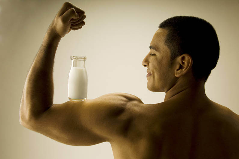 Cuántas proteínas tiene vaso de leche
